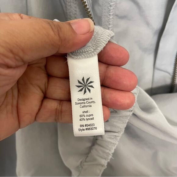 Athleta Luminous Anorak Long Sleeve Front Zip Hoodie Jacket Gray Size XL - Picture 8 of 10
